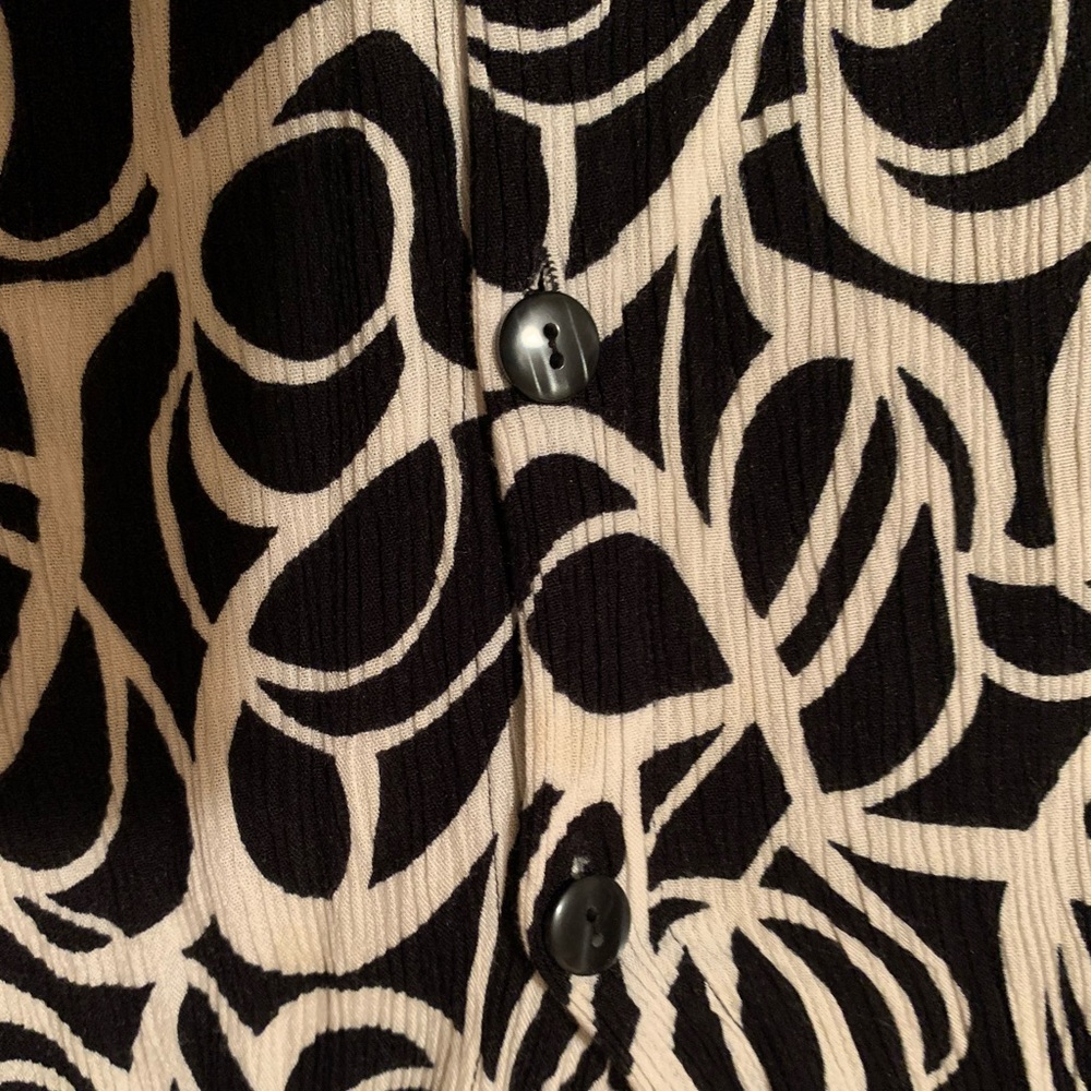buttoned up blouse - Picture 3 of 5